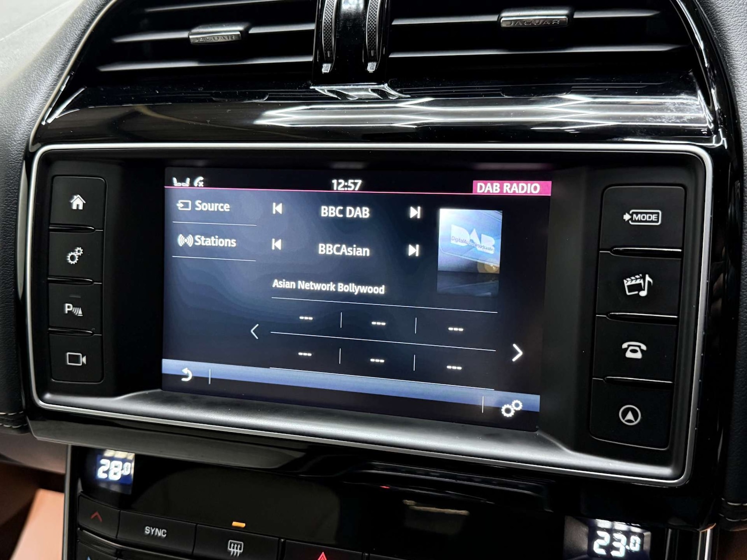 Used Jaguar XE 2016 for sale - 76650422: Photo 20