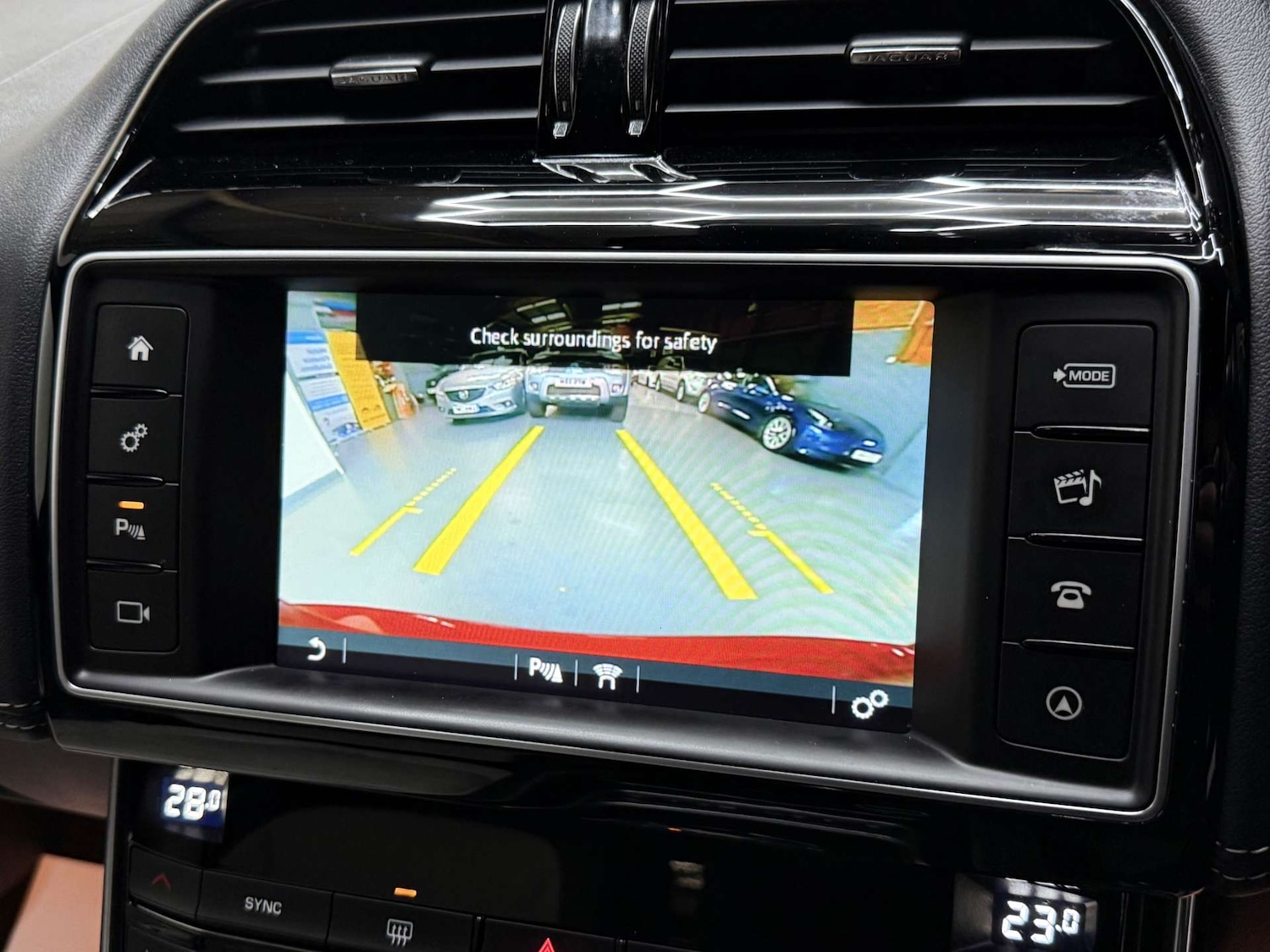 Used Jaguar XE 2016 for sale - 76650422: Photo 22