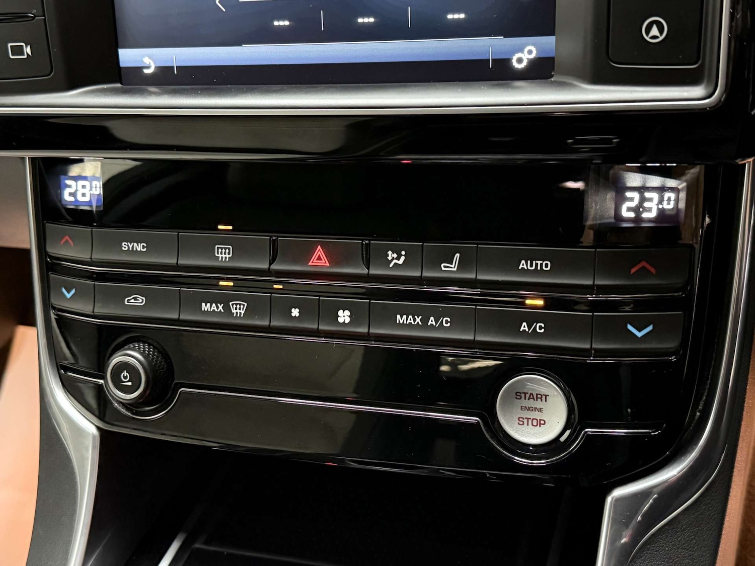 Used Jaguar XE 2016 for sale - 76650422: Photo 23