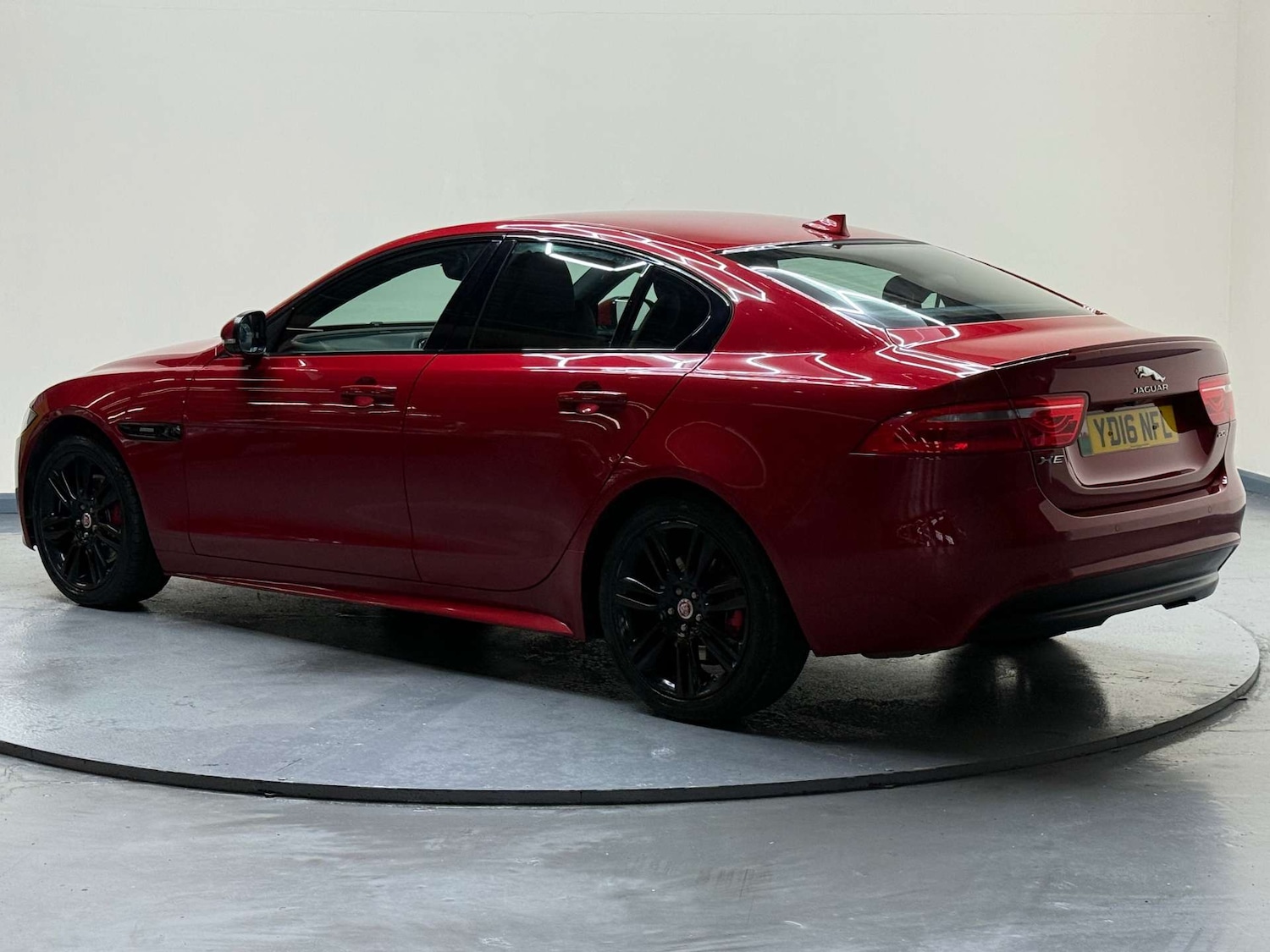 Used Jaguar XE 2016 for sale - 76650422: Photo 28