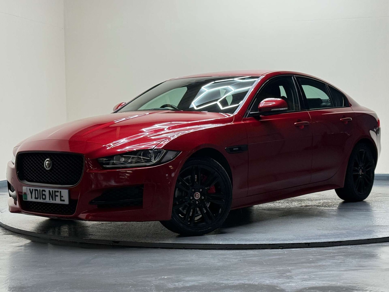 Used Jaguar XE 2016 for sale - 76650422: Photo 34