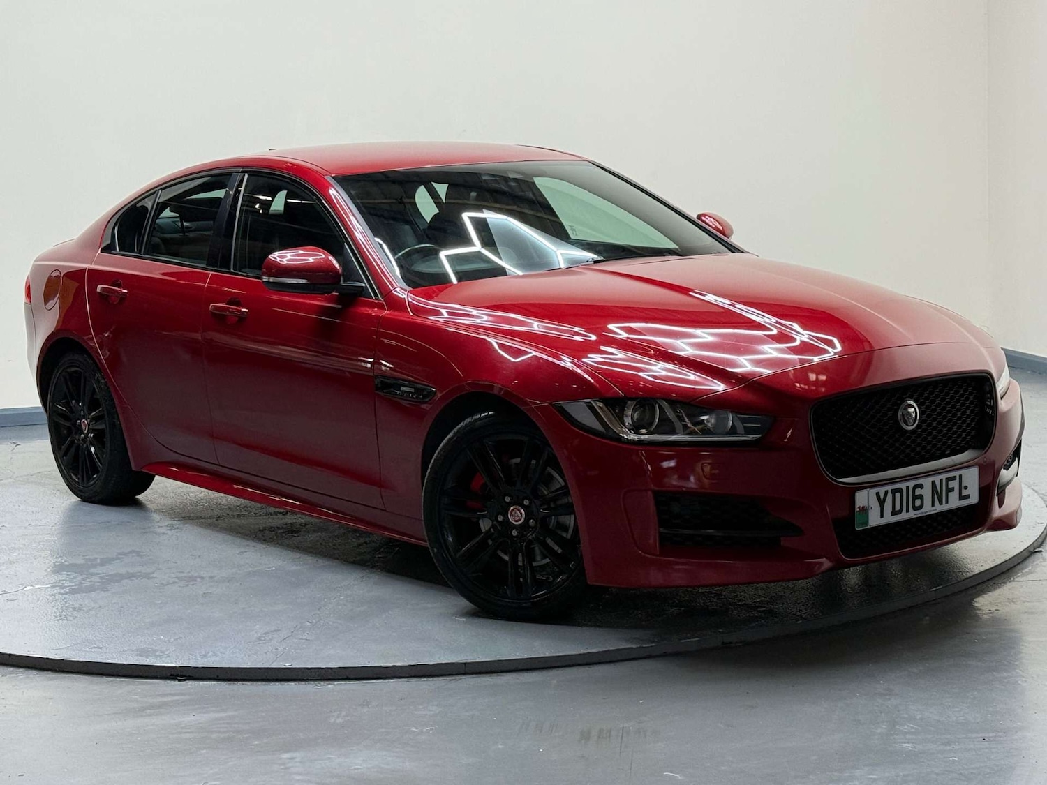 Used Jaguar XE 2016 for sale - 76650422: Photo 40