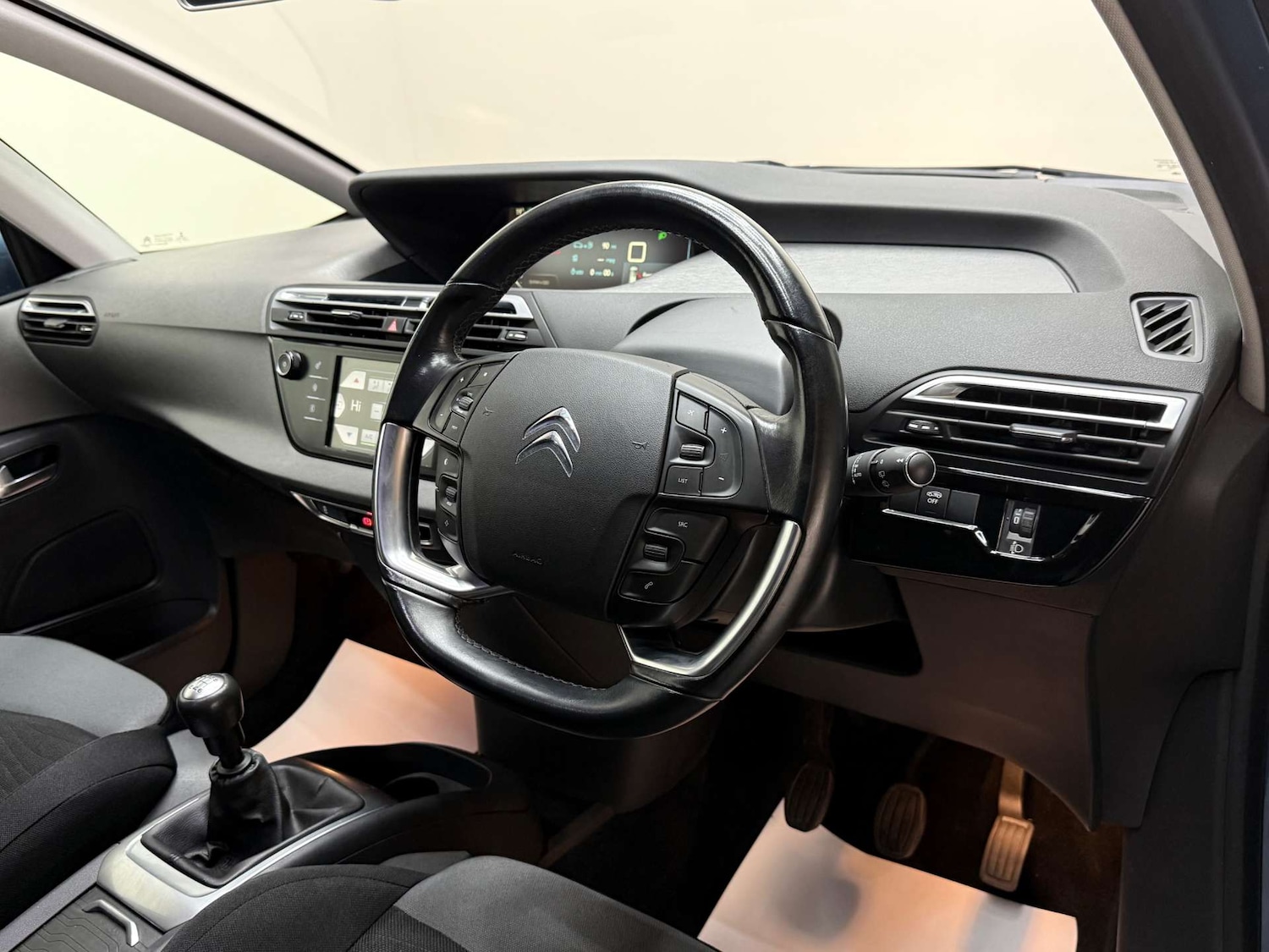 Used Citroen C4 Grand Picasso 2016 for sale - 76601103: Photo 16