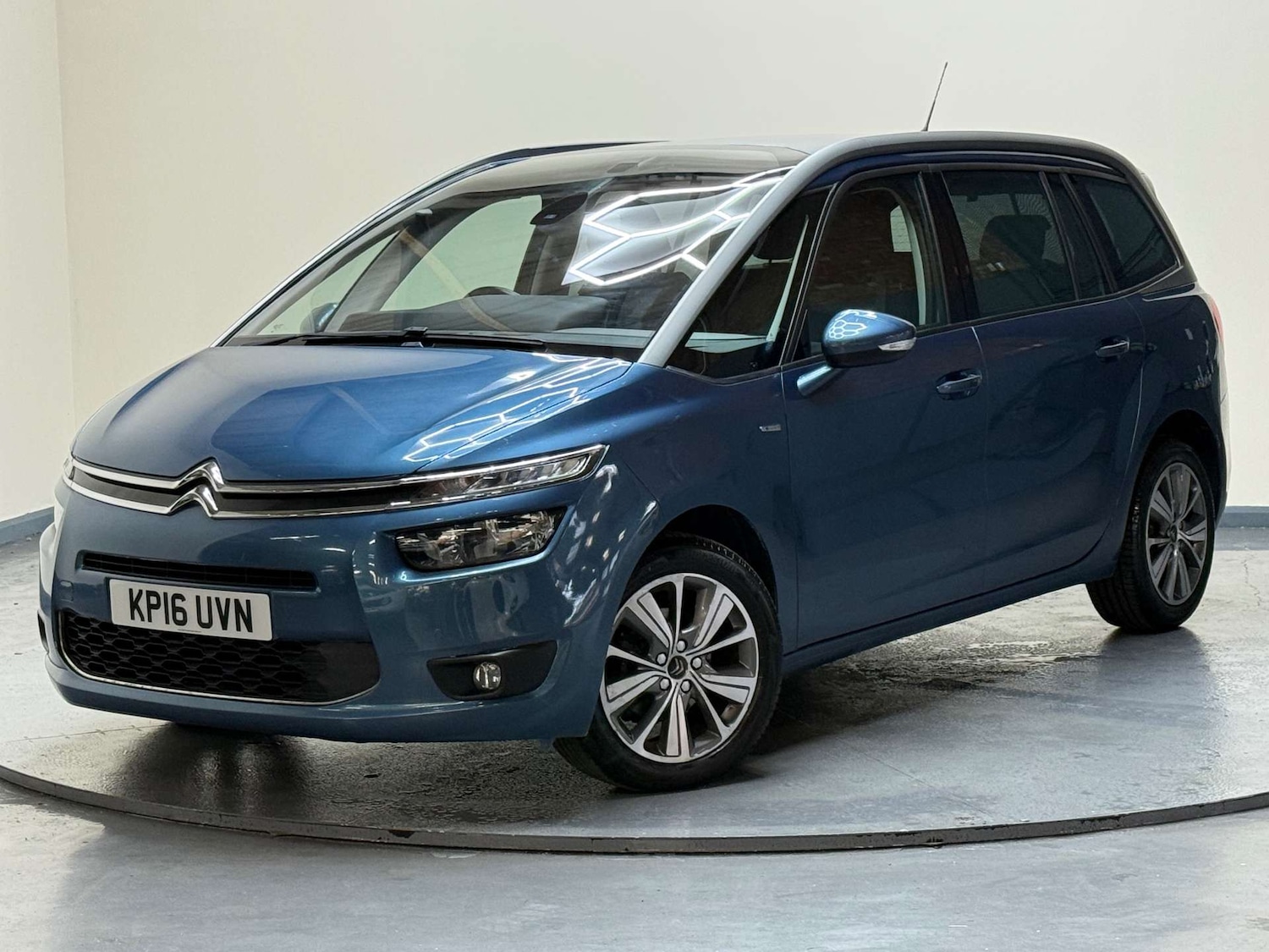Used Citroen C4 Grand Picasso 2016 for sale - 76601103: Photo 2