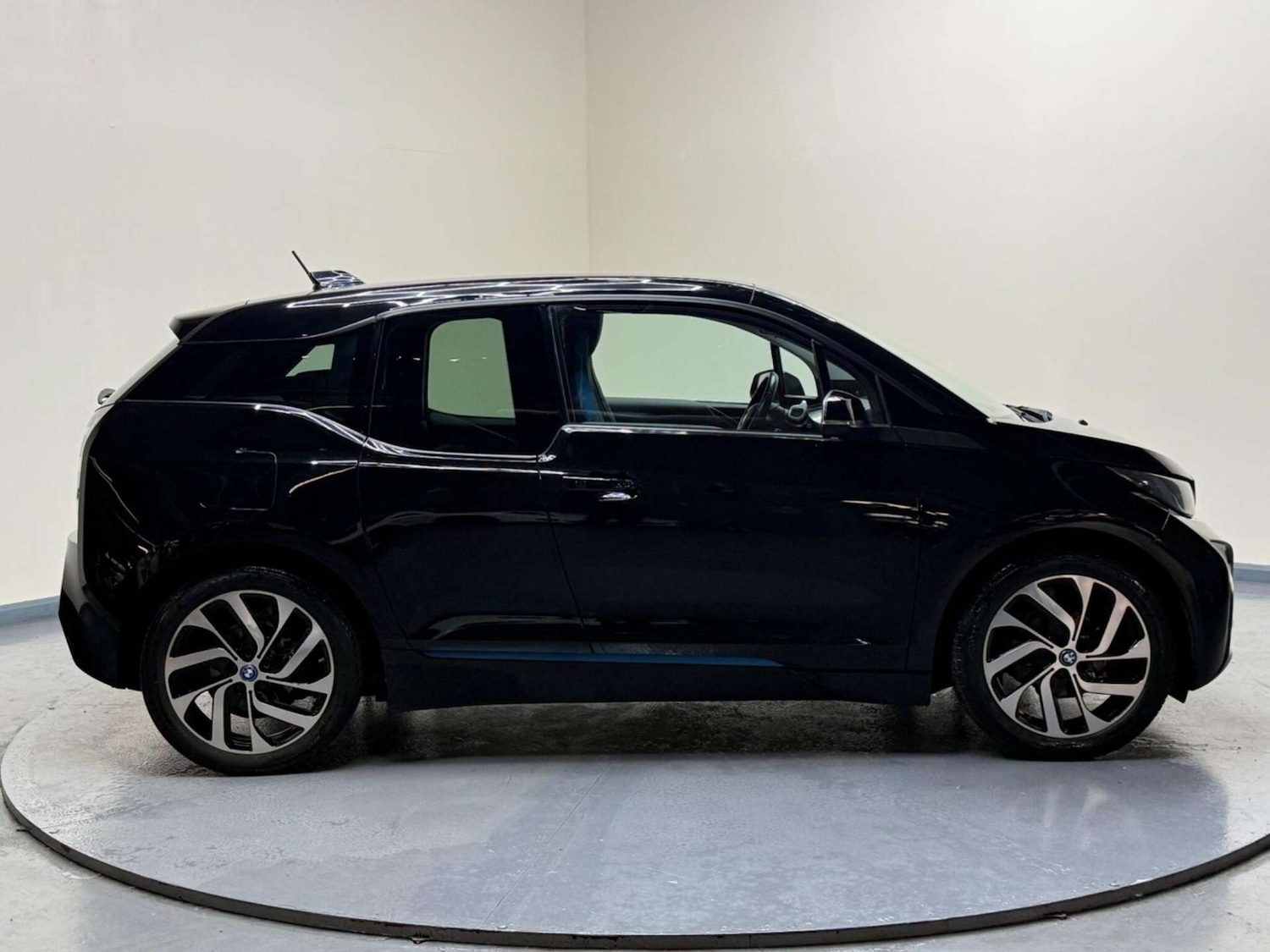 Used BMW i3 2017 for sale - 76180991: Photo 14