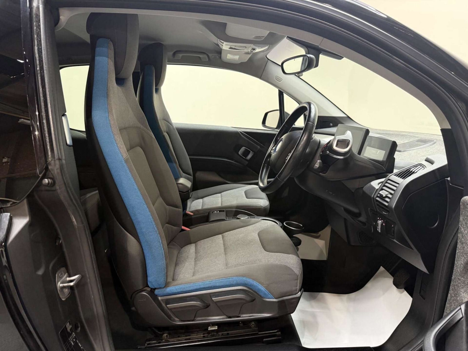 Used BMW i3 2017 for sale - 76180991: Photo 15