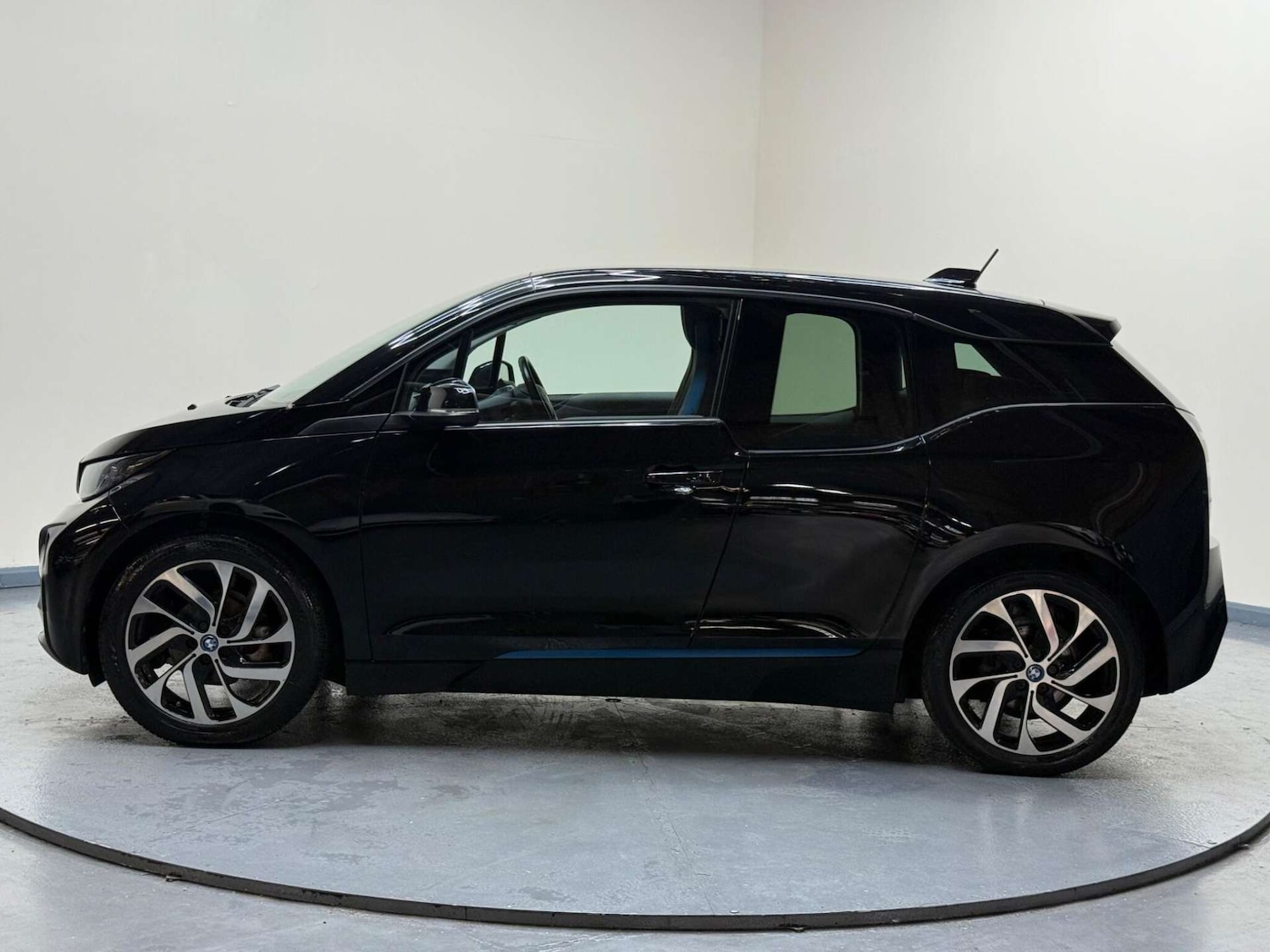 Used BMW i3 2017 for sale - 76180991: Photo 33