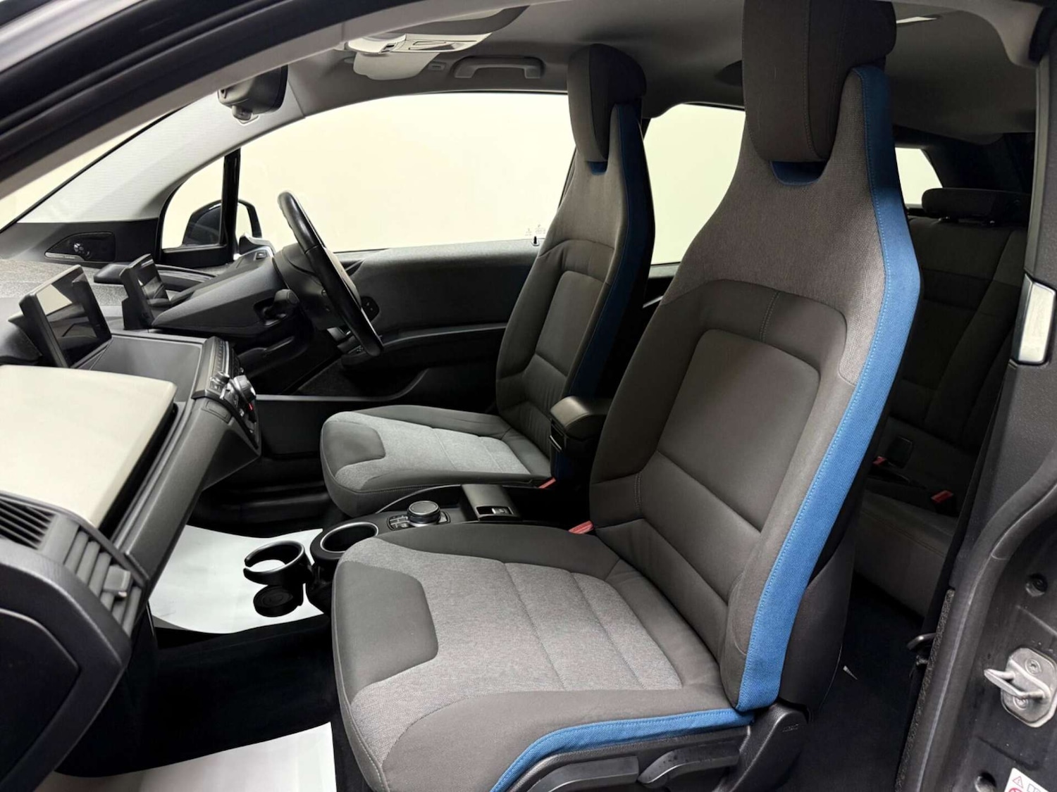Used BMW i3 2017 for sale - 76180991: Photo 34