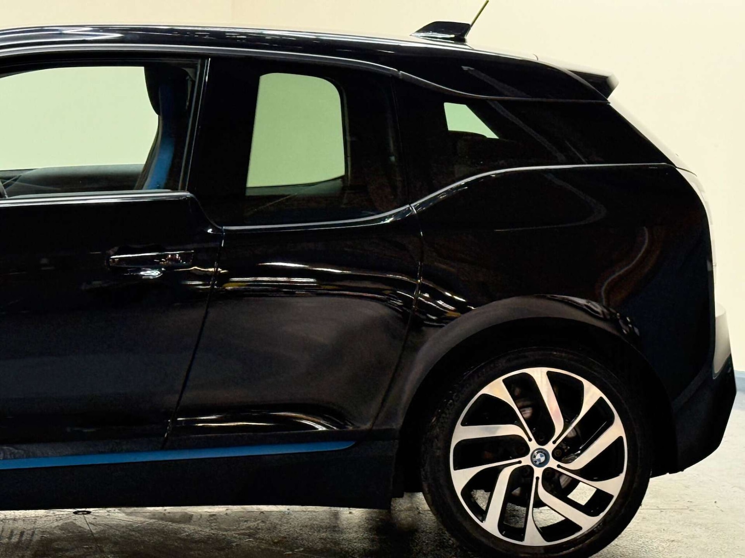 Used BMW i3 2017 for sale - 76180991: Photo 49