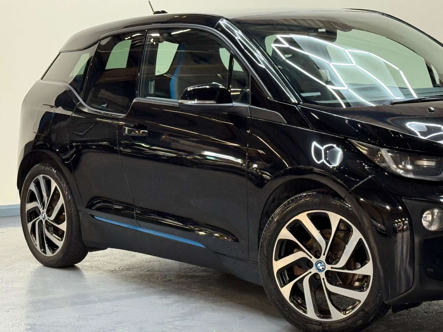 Used BMW i3 2017 for sale - 76180991: Photo 51