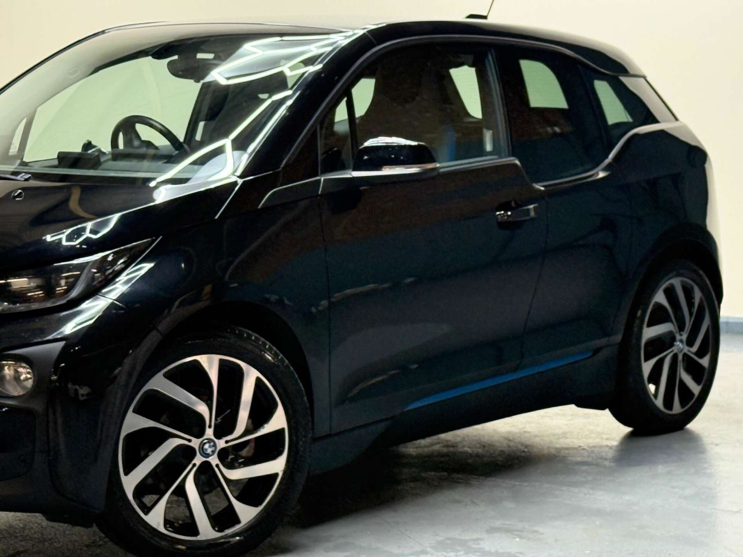 Used BMW i3 2017 for sale - 76180991: Photo 55
