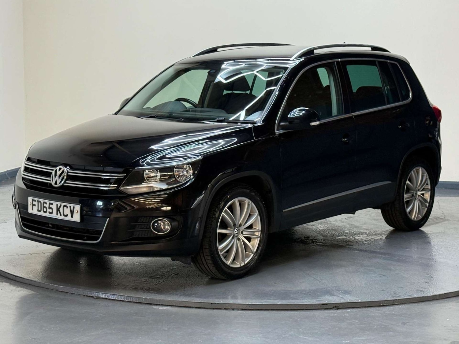 Used Volkswagen Tiguan 2015 for sale - 76363607: Photo 35