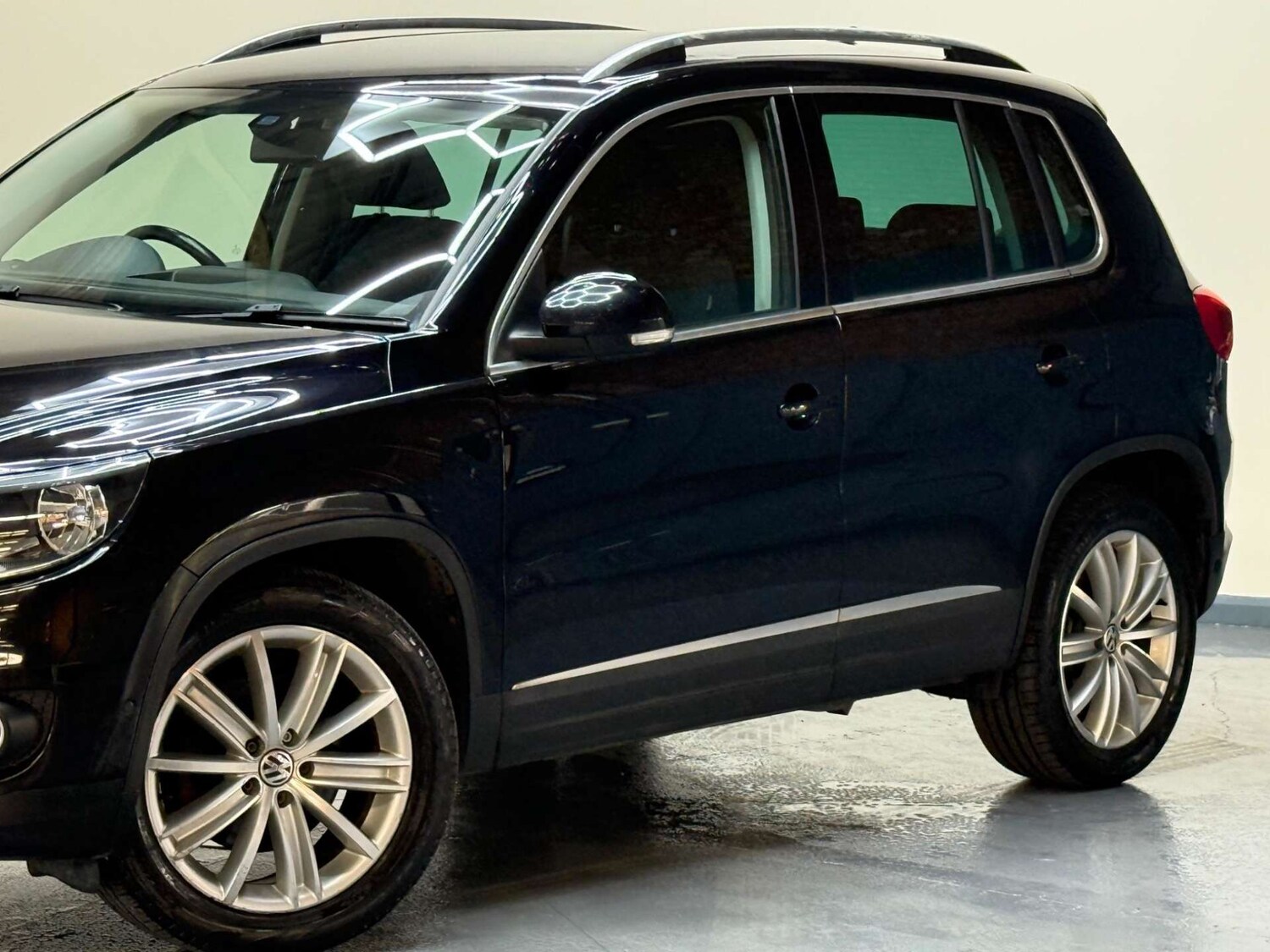 Used Volkswagen Tiguan 2015 for sale - 76363607: Photo 56