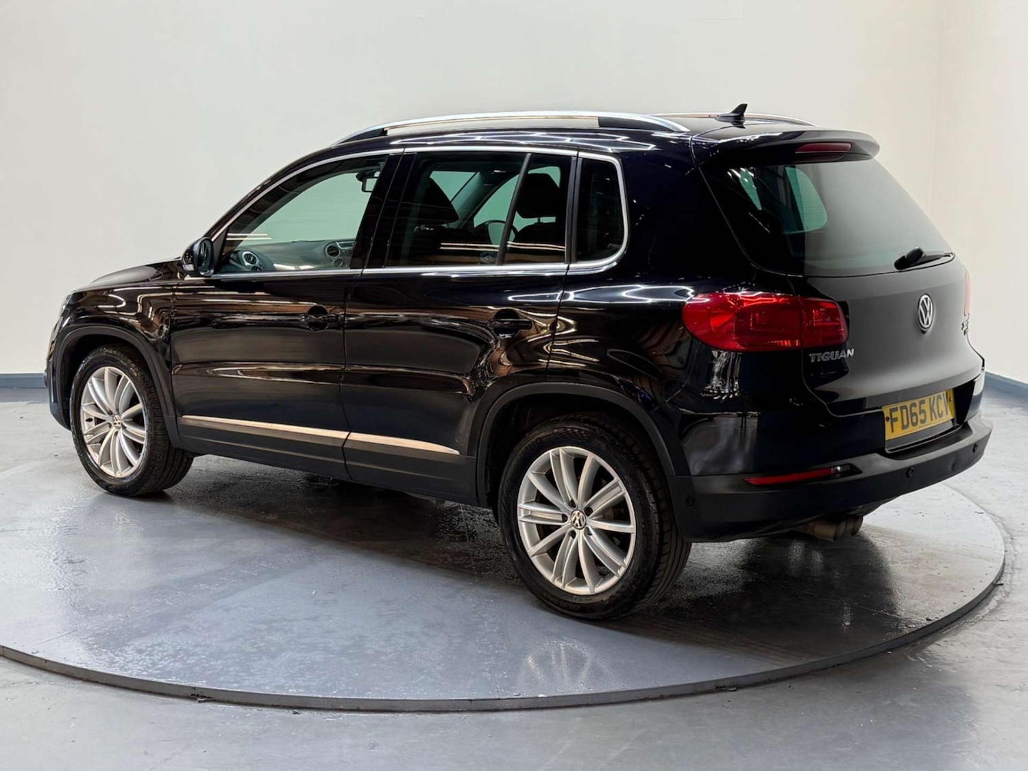 Used Volkswagen Tiguan 2015 for sale - 76363607: Photo 7