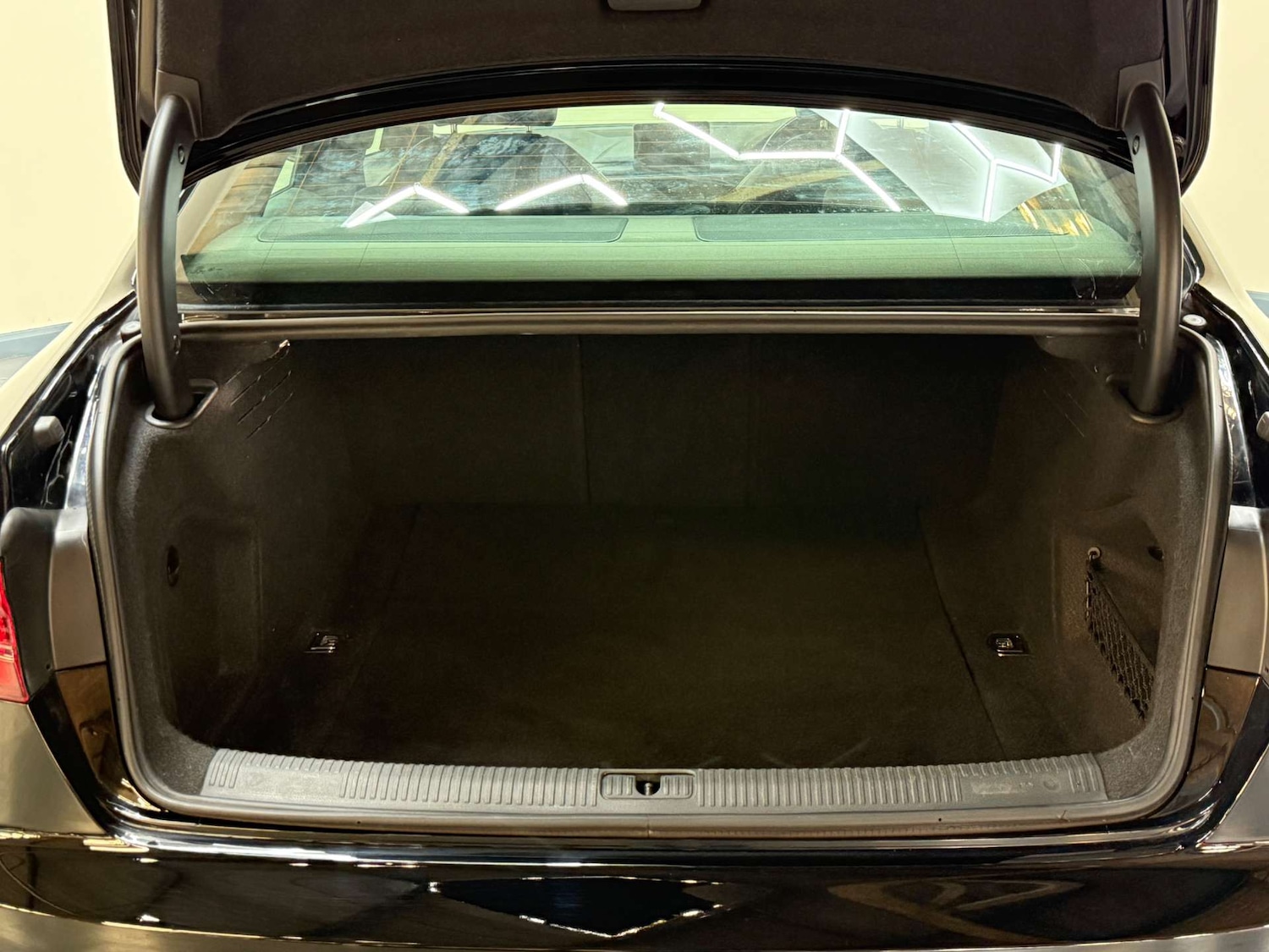 Used Audi A4 2018 for sale - 76601038: Photo 10