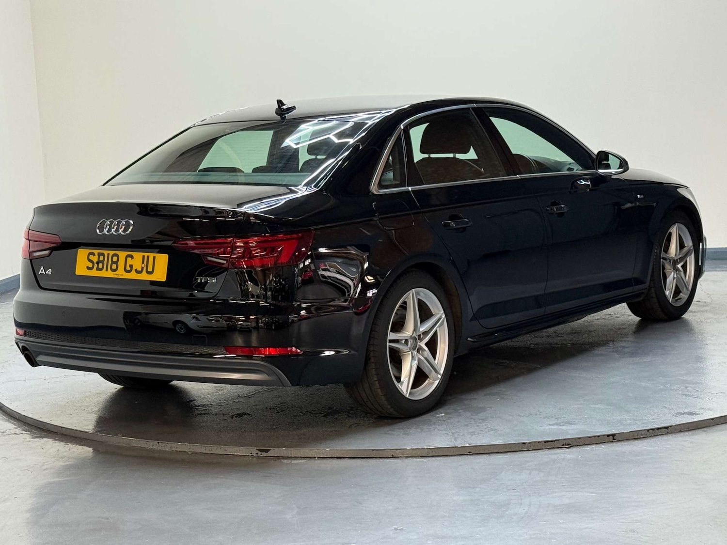 Used Audi A4 2018 for sale - 76601038: Photo 27