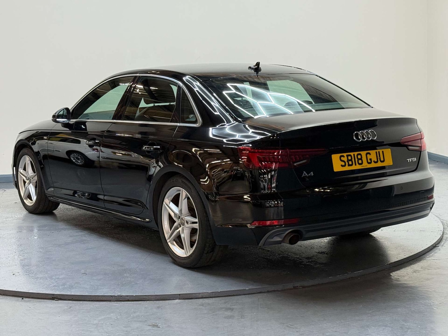 Used Audi A4 2018 for sale - 76601038: Photo 29