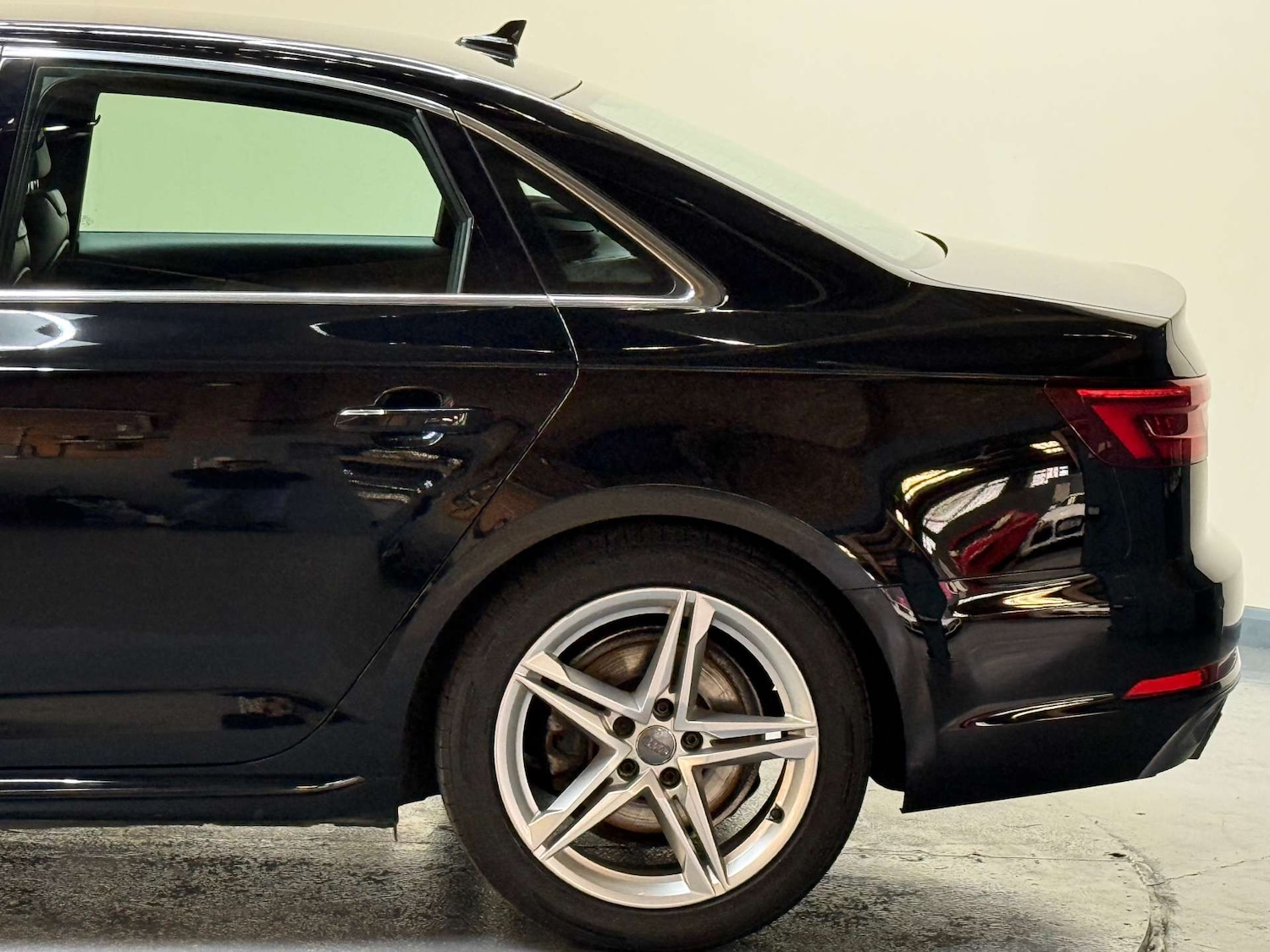 Used Audi A4 2018 for sale - 76601038: Photo 50