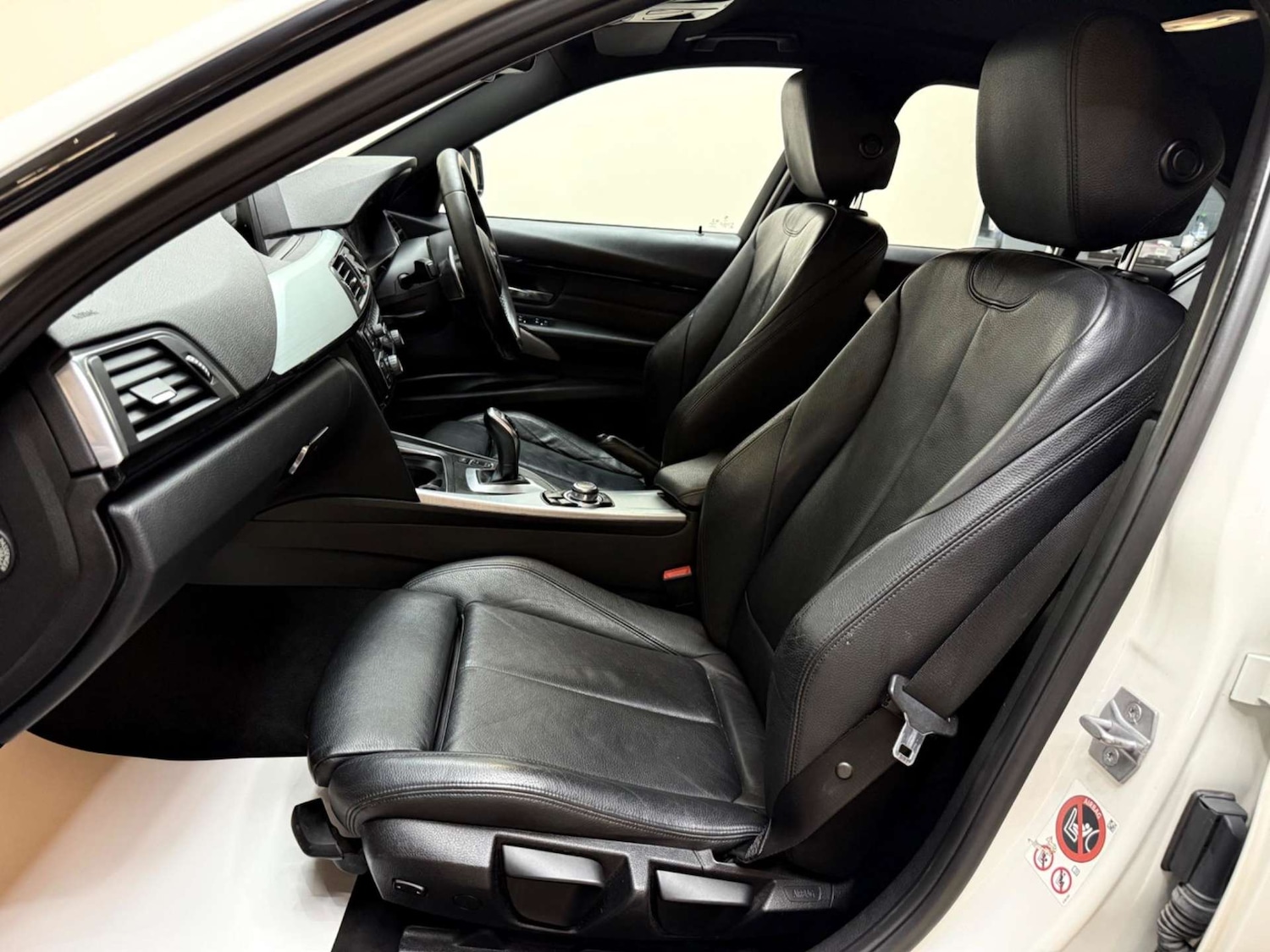 Used BMW 3 Series 2017 for sale - 76363785: Photo 4