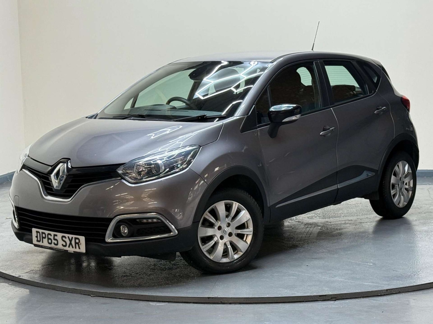 Used Renault Captur 2016 for sale - 76180964: Photo 2