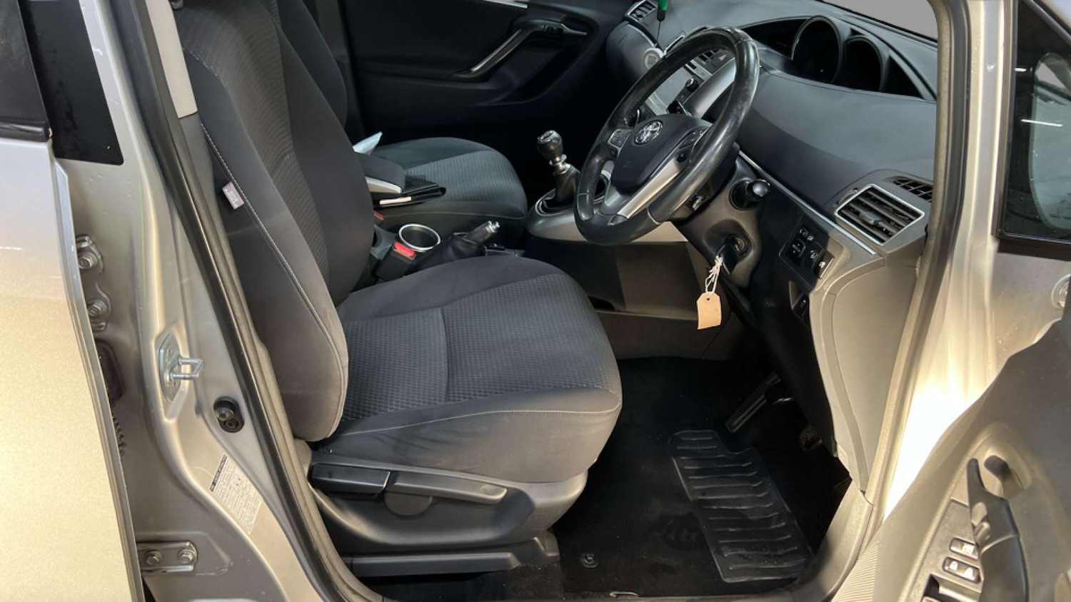 Used Toyota Verso 2015 for sale - 76706759: Photo 4