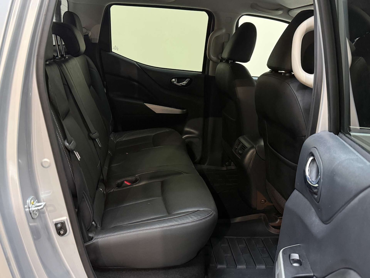 Used Nissan Navara 2017 for sale - 77583917: Photo 28