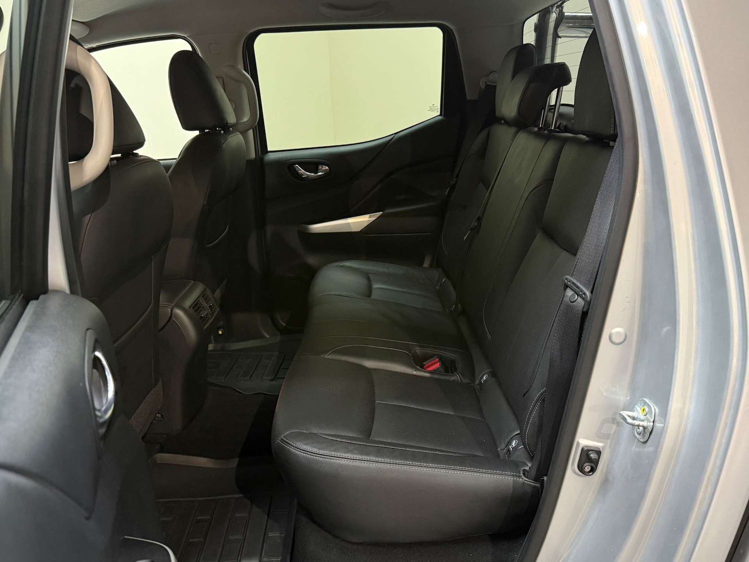 Used Nissan Navara 2017 for sale - 77583917: Photo 35