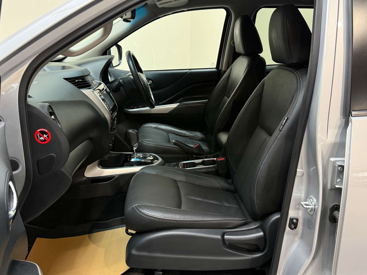 Used Nissan Navara 2017 for sale - 77583917: Photo 4