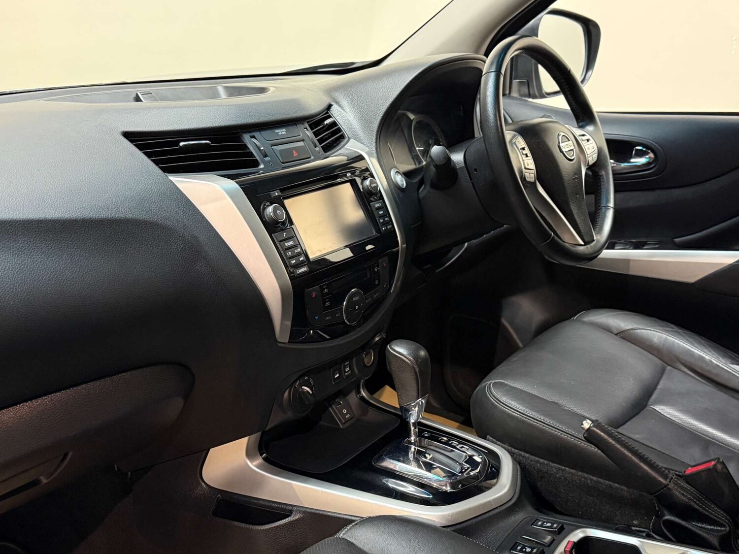 Used Nissan Navara 2017 for sale - 77583917: Photo 61