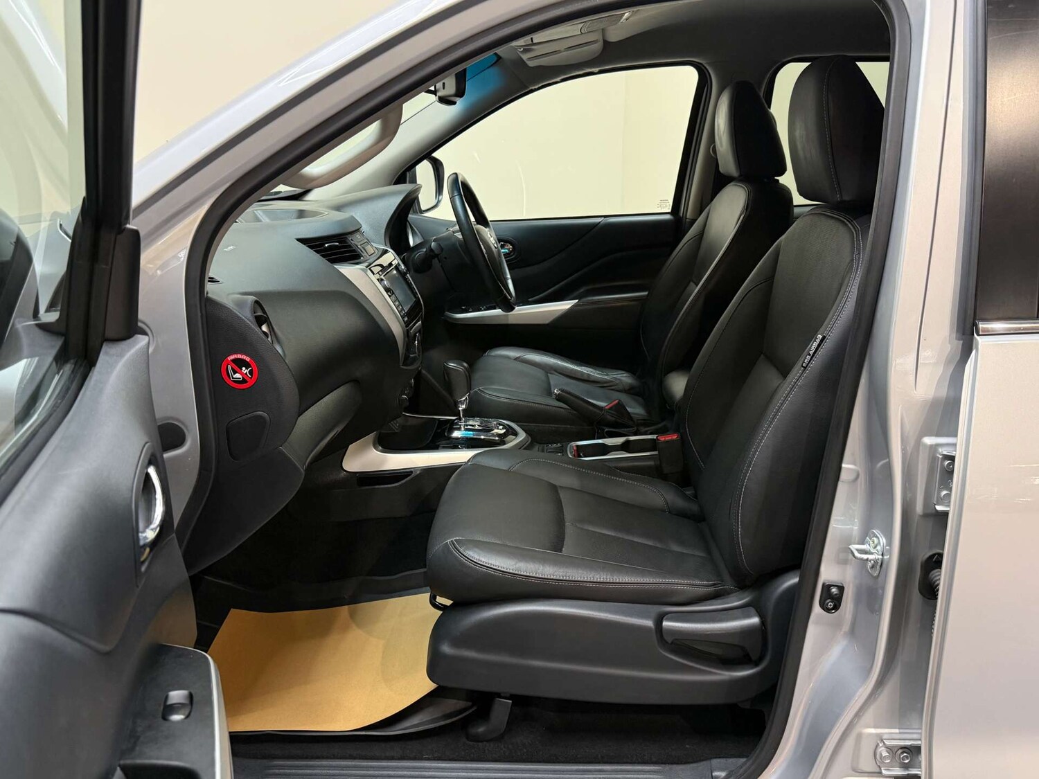 Used Nissan Navara 2017 for sale - 77583917: Photo 62