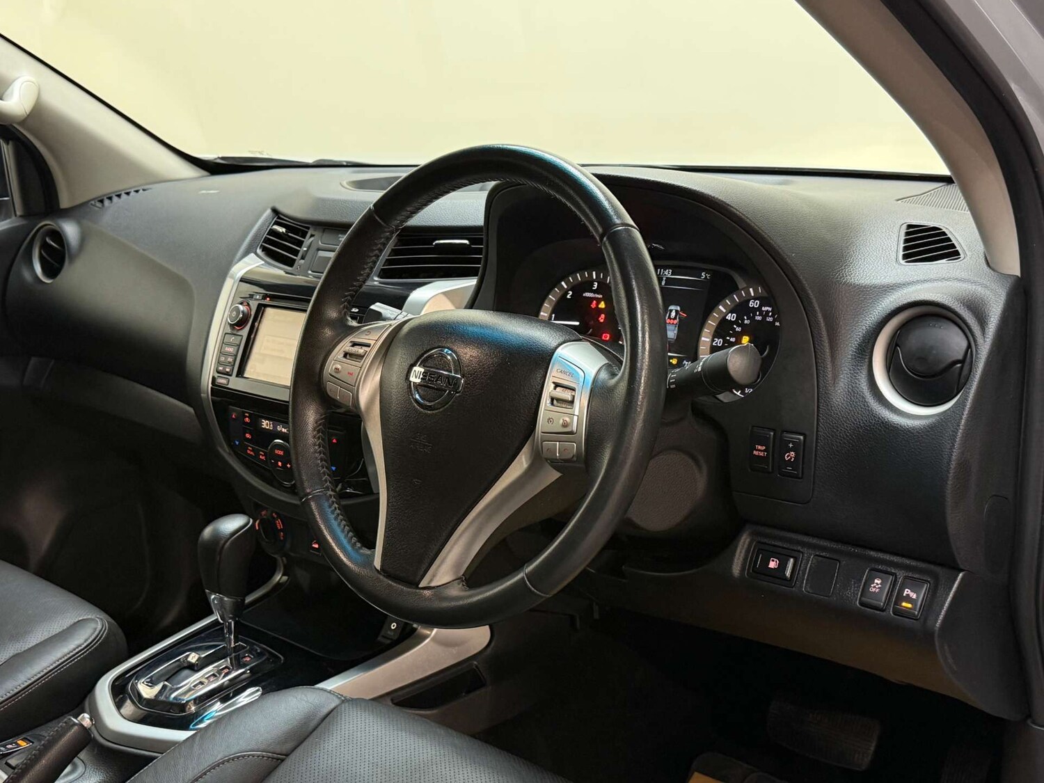 Used Nissan Navara 2017 for sale - 77583917: Photo 73