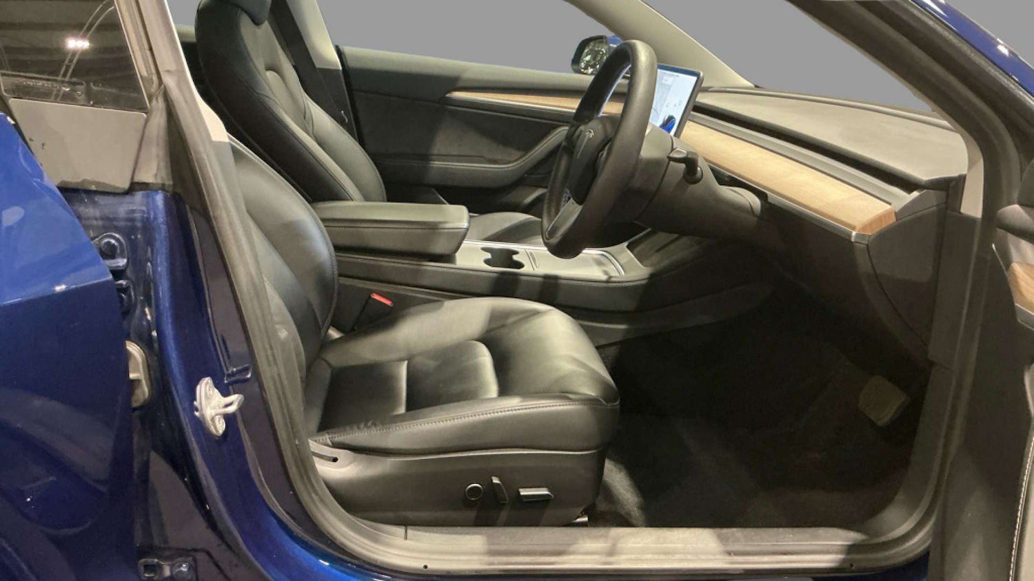 Used Tesla Model 3 2021 for sale - 76345030: Photo 4