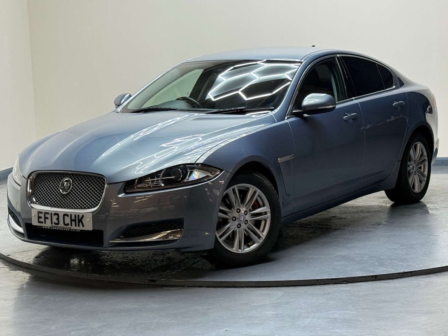 Used Jaguar XF 2013 for sale - 76601778: Photo 2