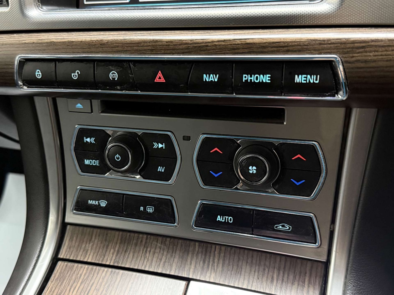 Used Jaguar XF 2013 for sale - 76601778: Photo 25