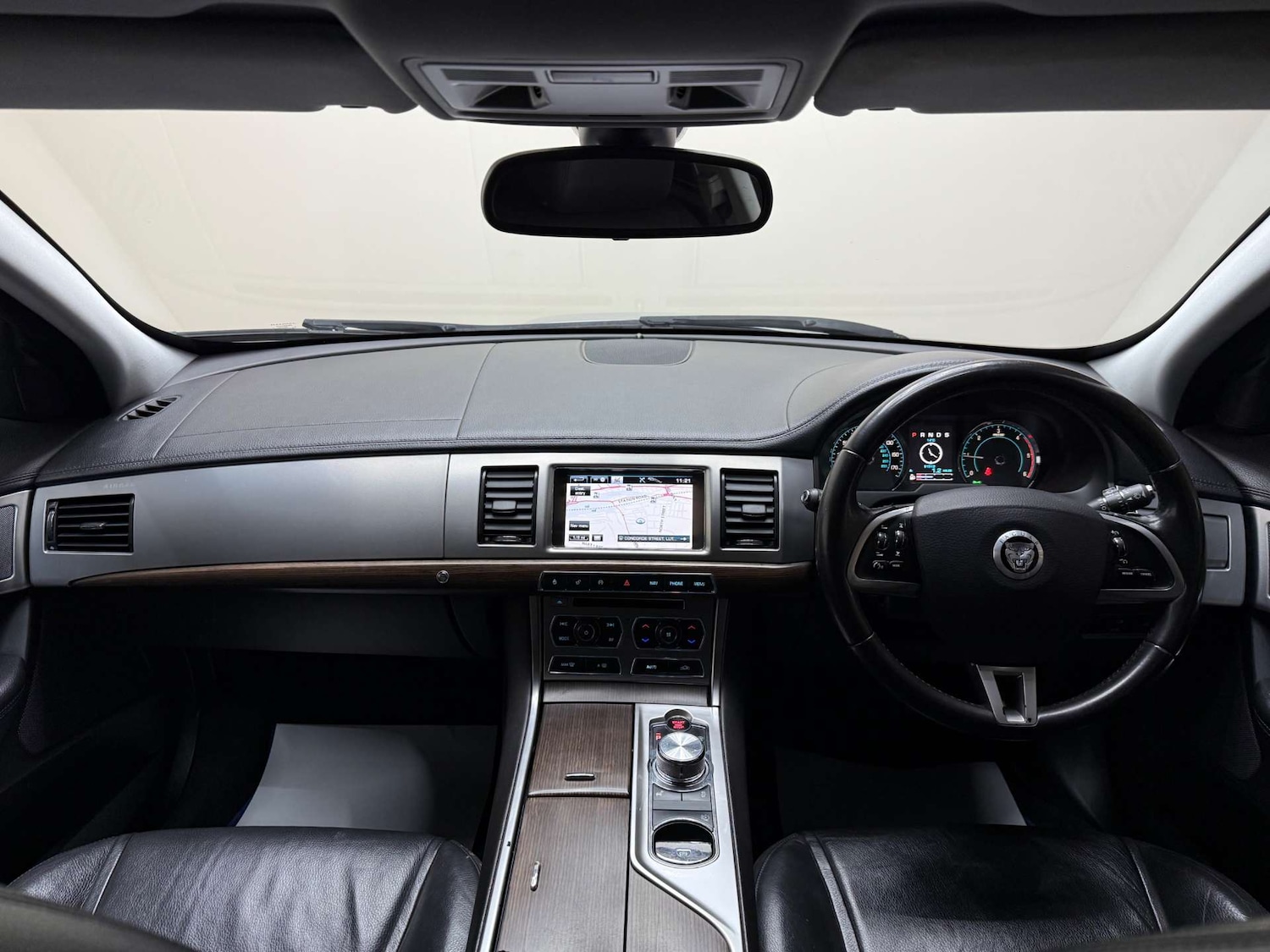 Used Jaguar XF 2013 for sale - 76601778: Photo 3