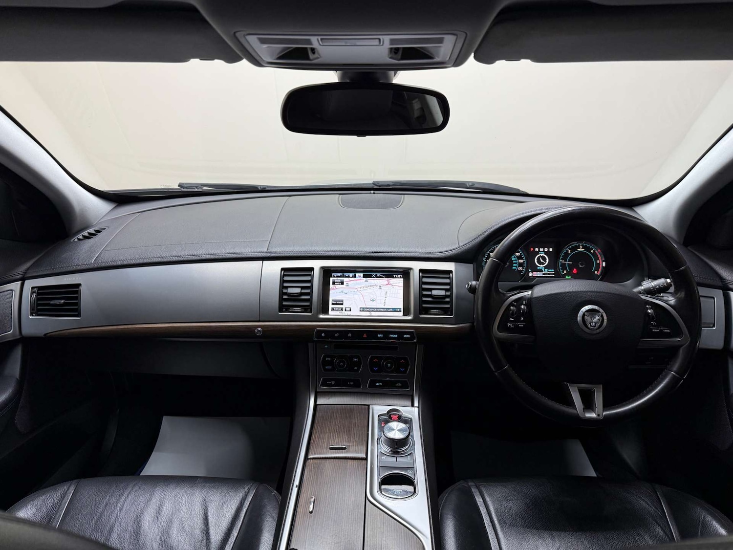 Used Jaguar XF 2013 for sale - 76601778: Photo 64