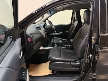 Used Nissan Navara 2017 for sale - 79451632: Photo