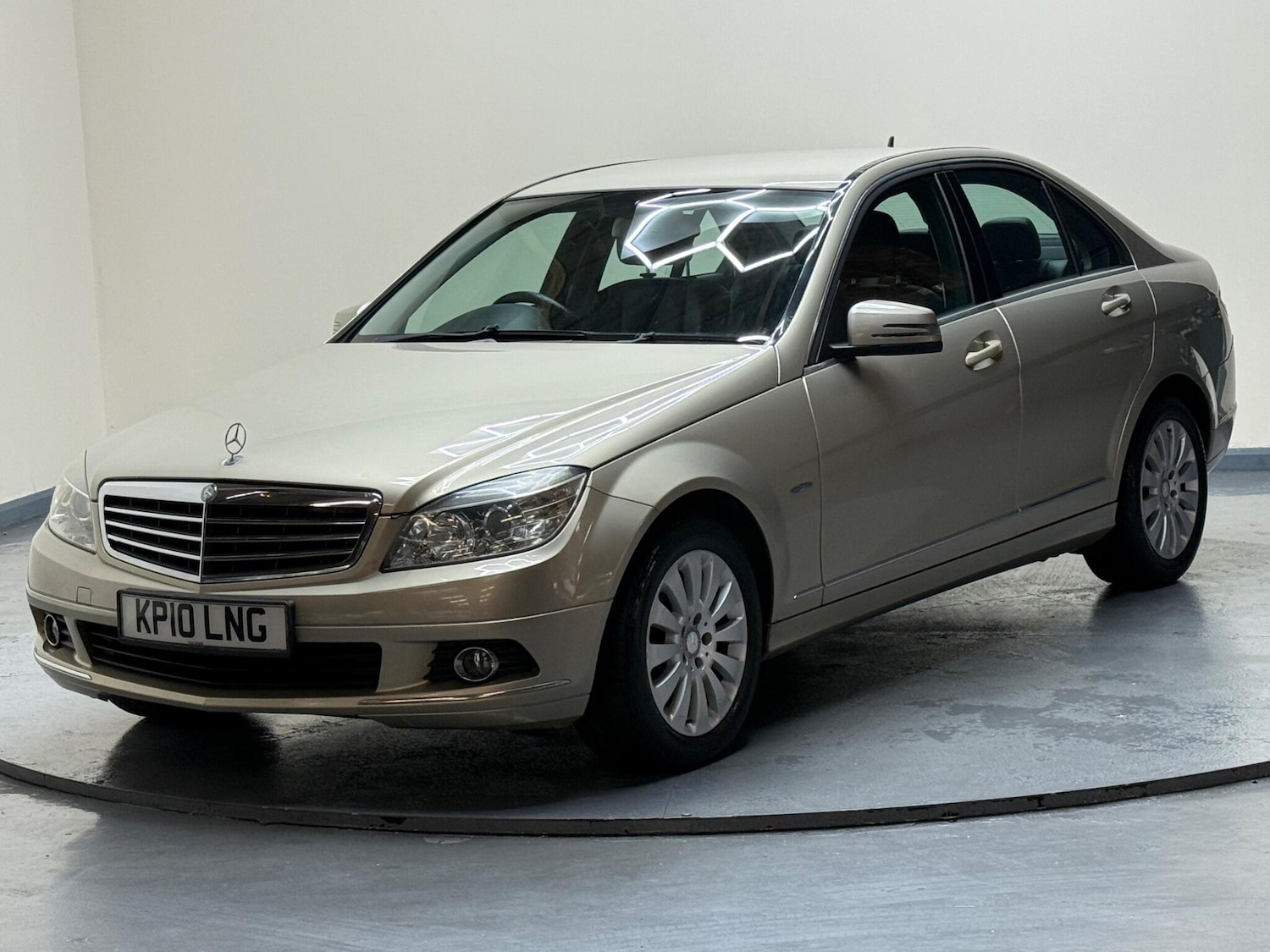 Used Mercedes-Benz C-Class 2010 for sale - 75965947: Photo 15