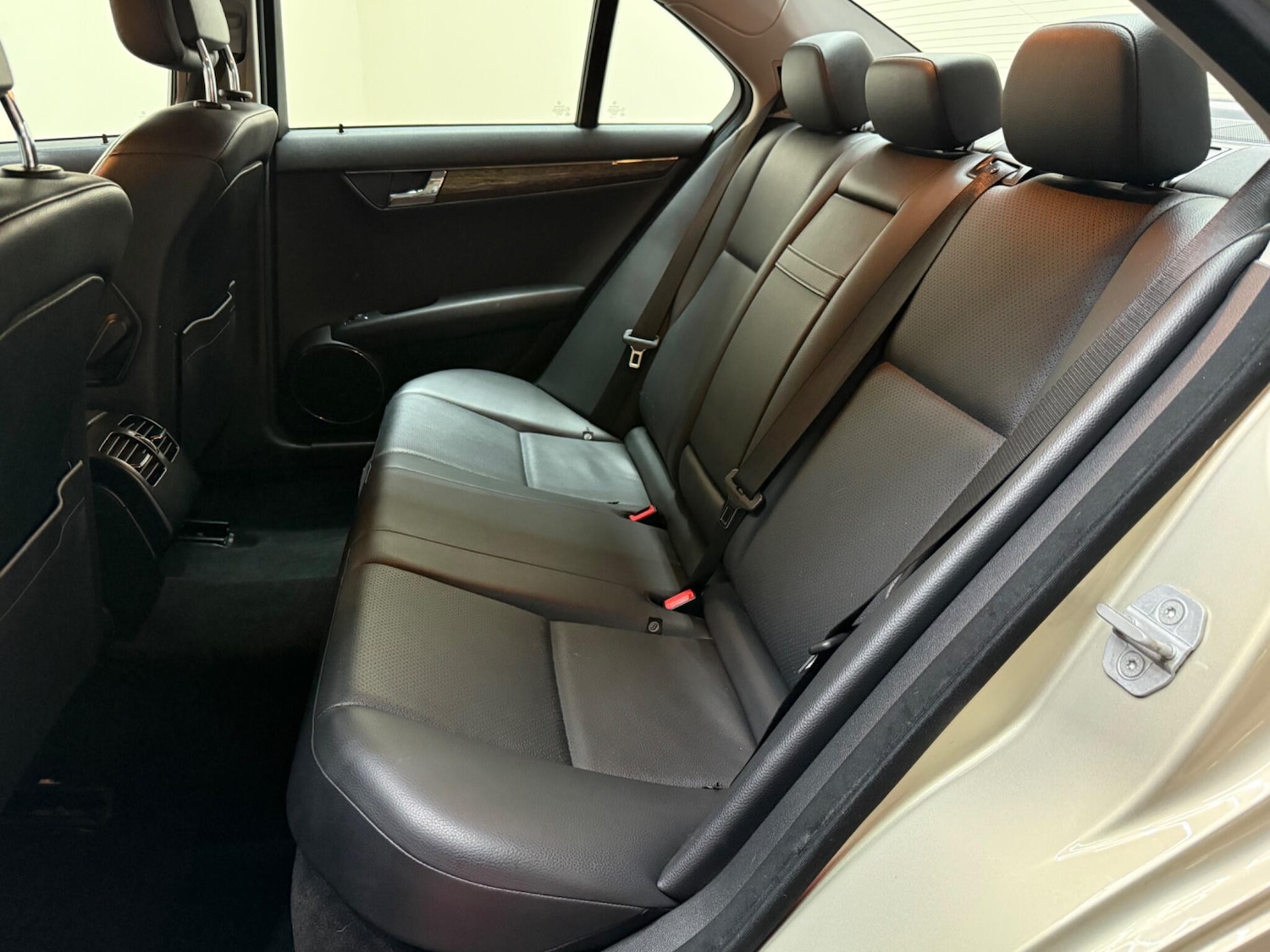 Used Mercedes-Benz C-Class 2010 for sale - 75965947: Photo 22