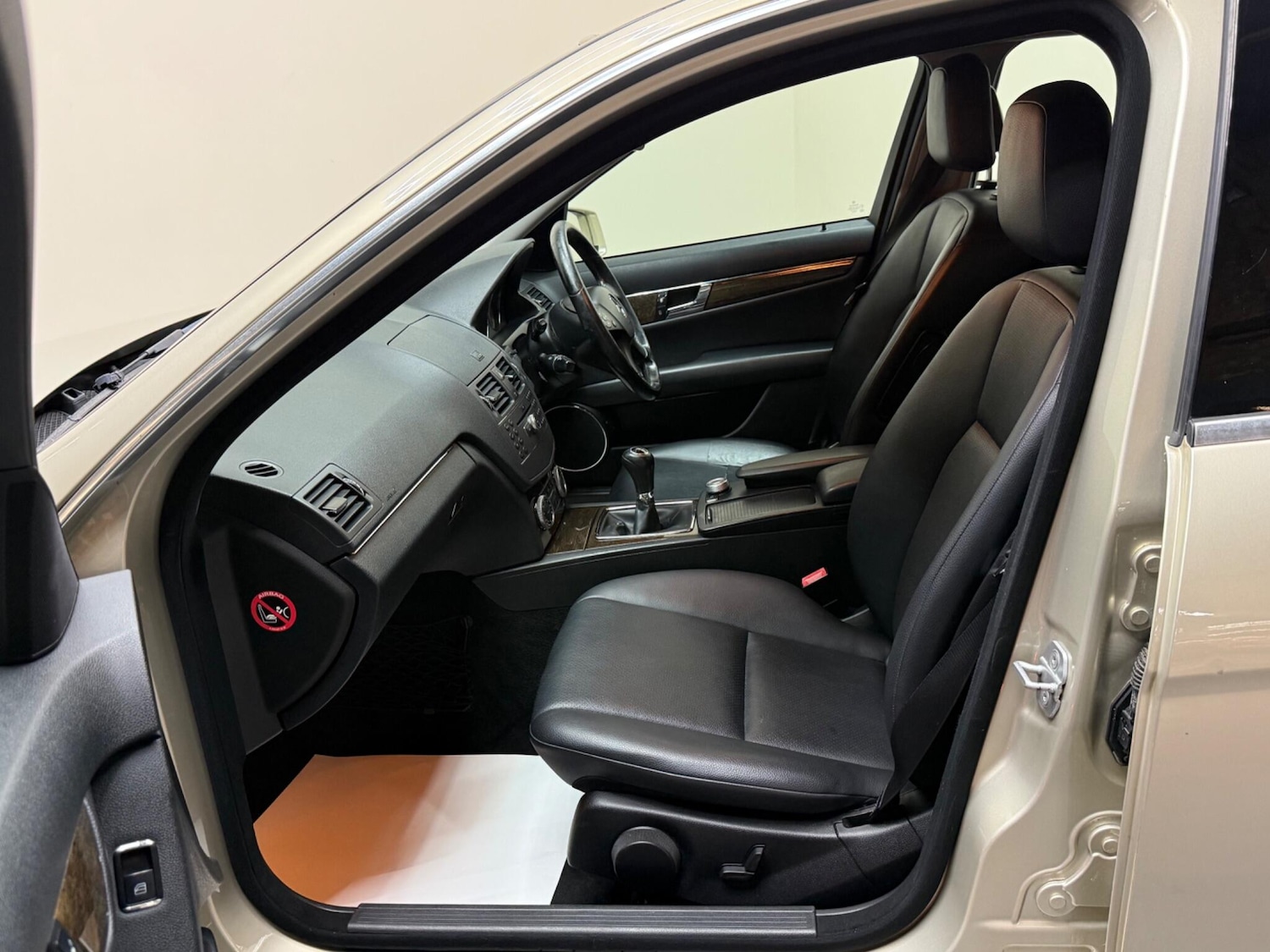 Used Mercedes-Benz C-Class 2010 for sale - 75965947: Photo 26