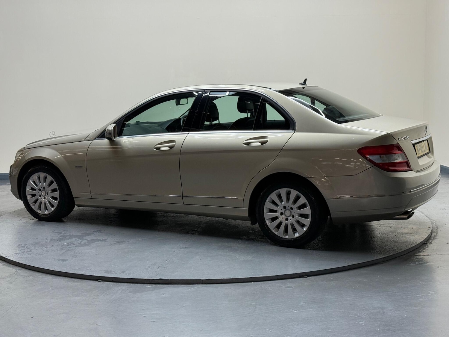 Used Mercedes-Benz C-Class 2010 for sale - 75965947: Photo 35