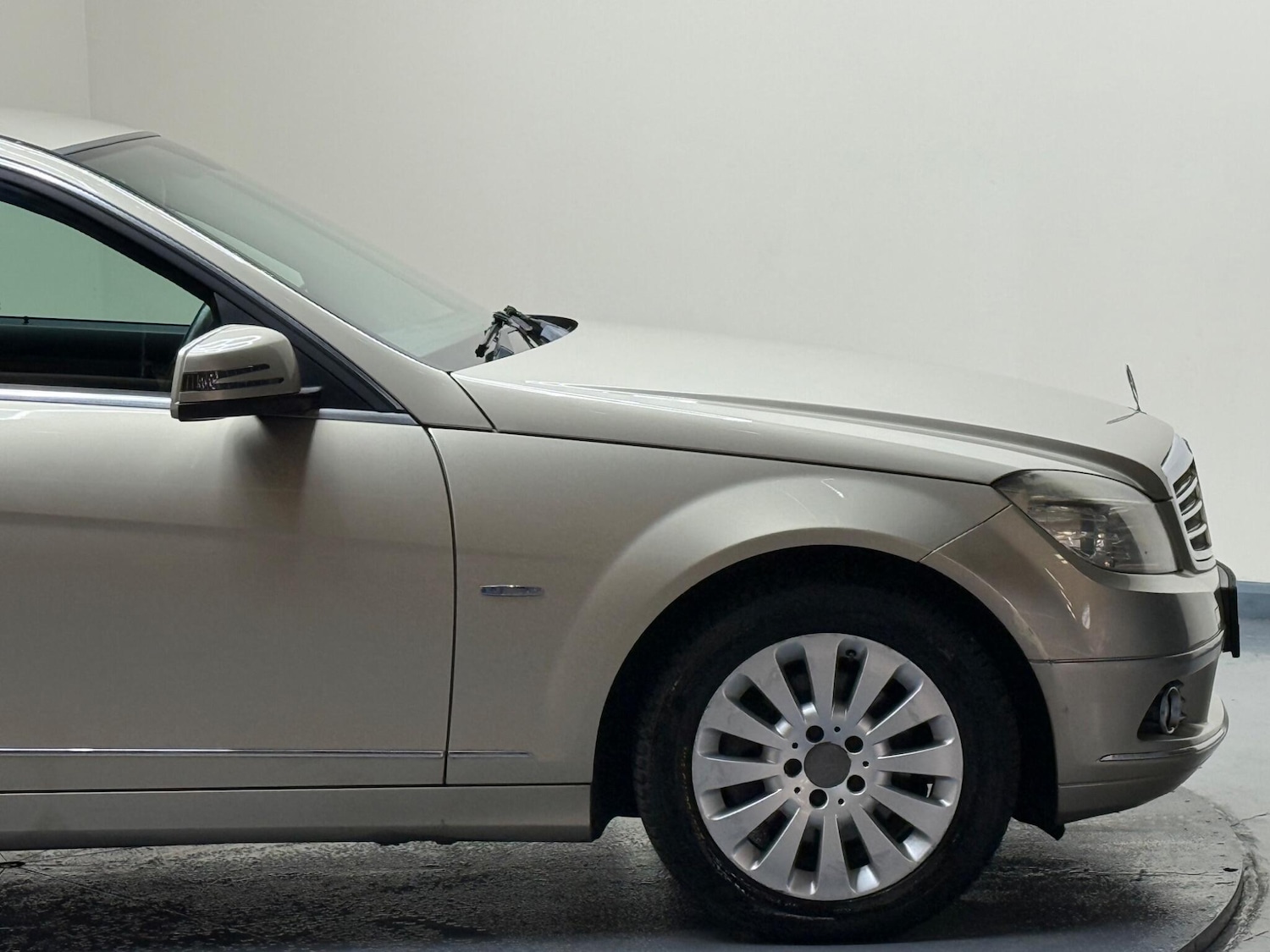 Used Mercedes-Benz C-Class 2010 for sale - 75965947: Photo 47