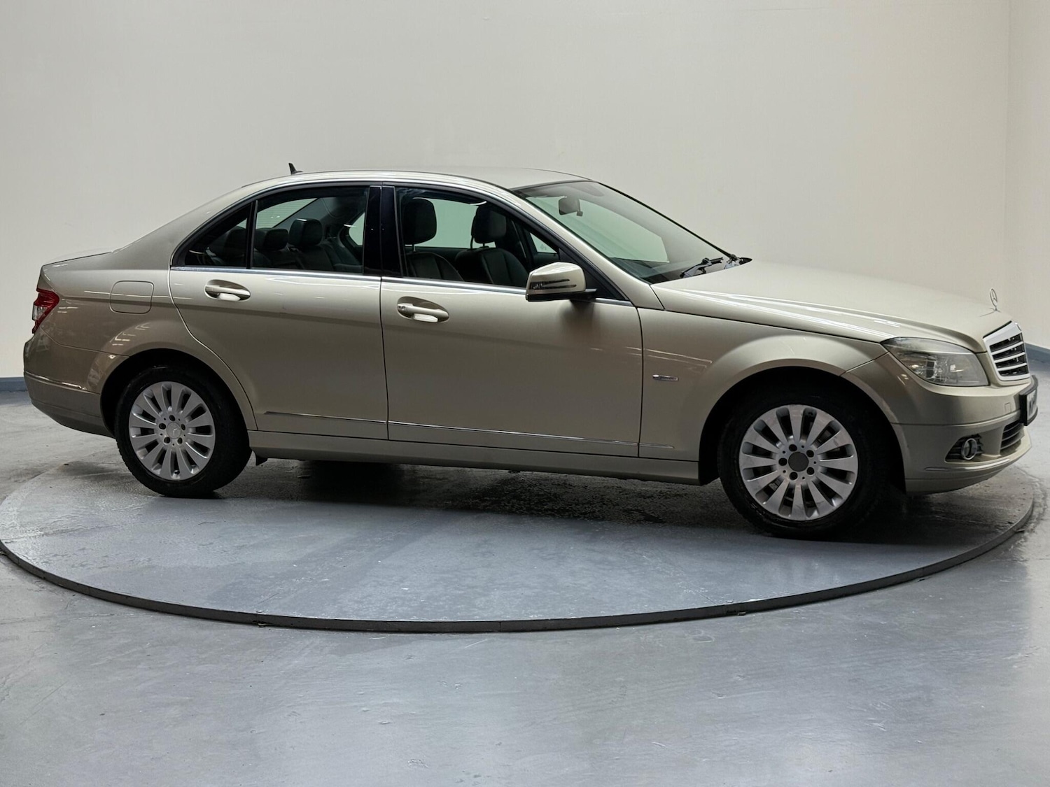 Used Mercedes-Benz C-Class 2010 for sale - 75965947: Photo 52