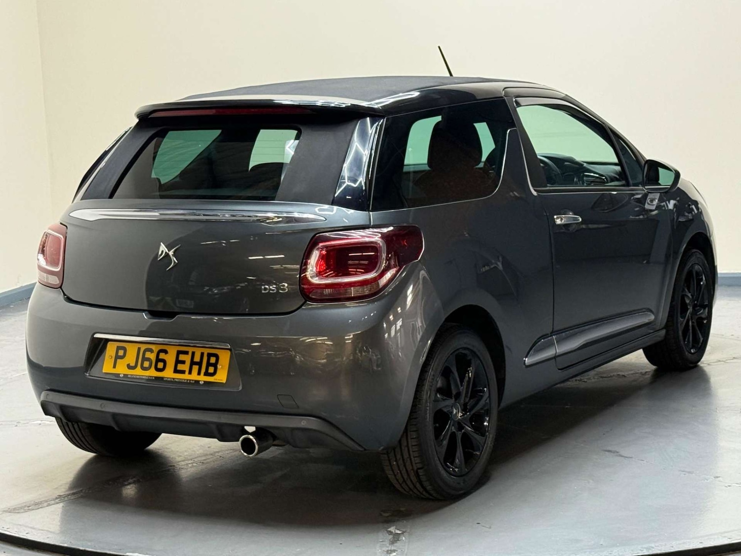 Used DS Automobiles DS 3 Cabrio 2016 for sale - 76181001: Photo 27