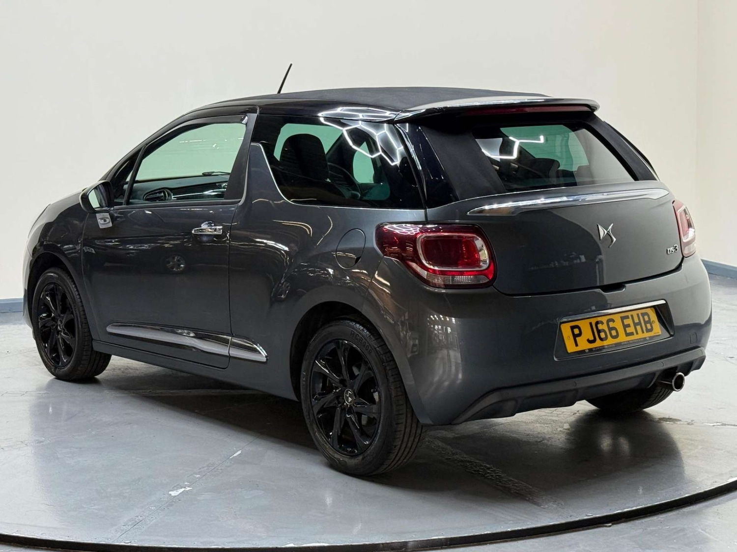 Used DS Automobiles DS 3 Cabrio 2016 for sale - 76181001: Photo 28