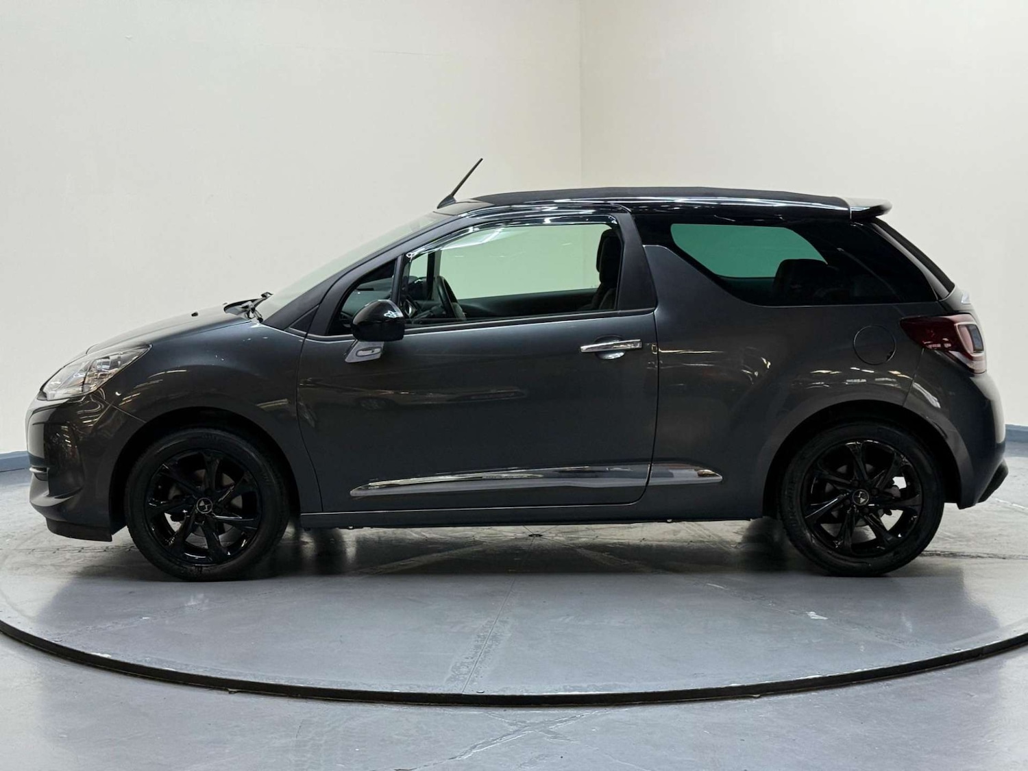 Used DS Automobiles DS 3 Cabrio 2016 for sale - 76181001: Photo 29