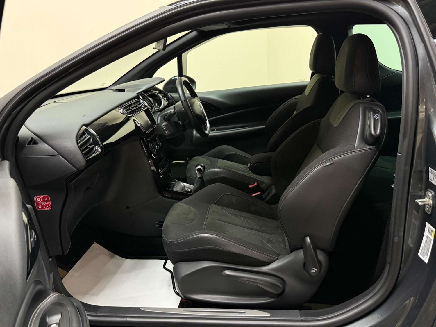 Used DS Automobiles DS 3 Cabrio 2016 for sale - 76181001: Photo 30