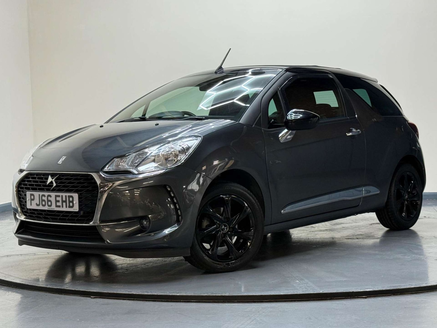Used DS Automobiles DS 3 Cabrio 2016 for sale - 76181001: Photo 37
