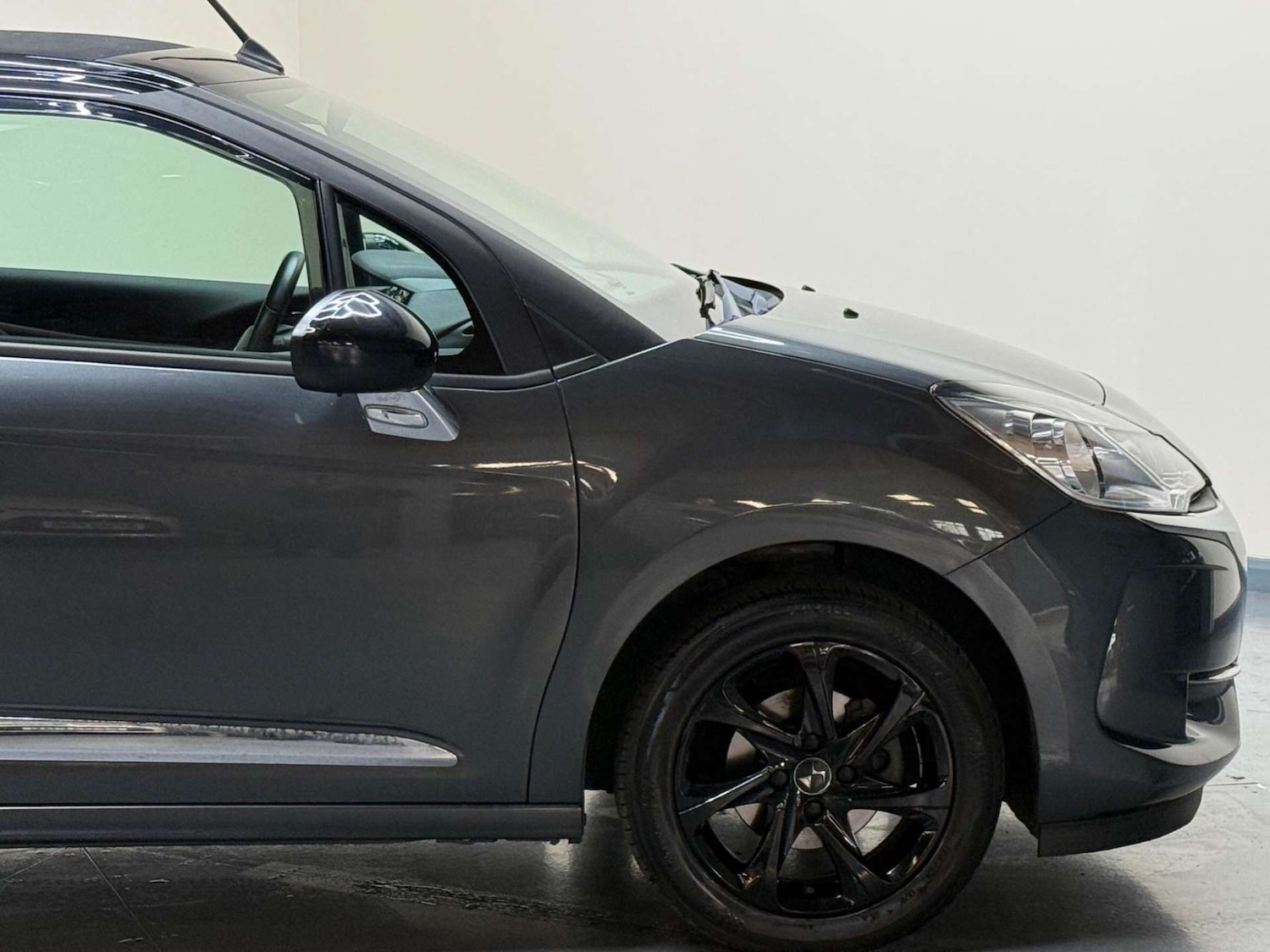 Used DS Automobiles DS 3 Cabrio 2016 for sale - 76181001: Photo 41