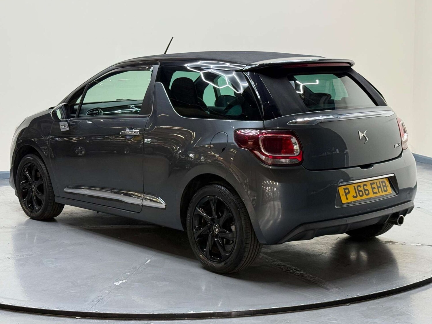 Used DS Automobiles DS 3 Cabrio 2016 for sale - 76181001: Photo 45